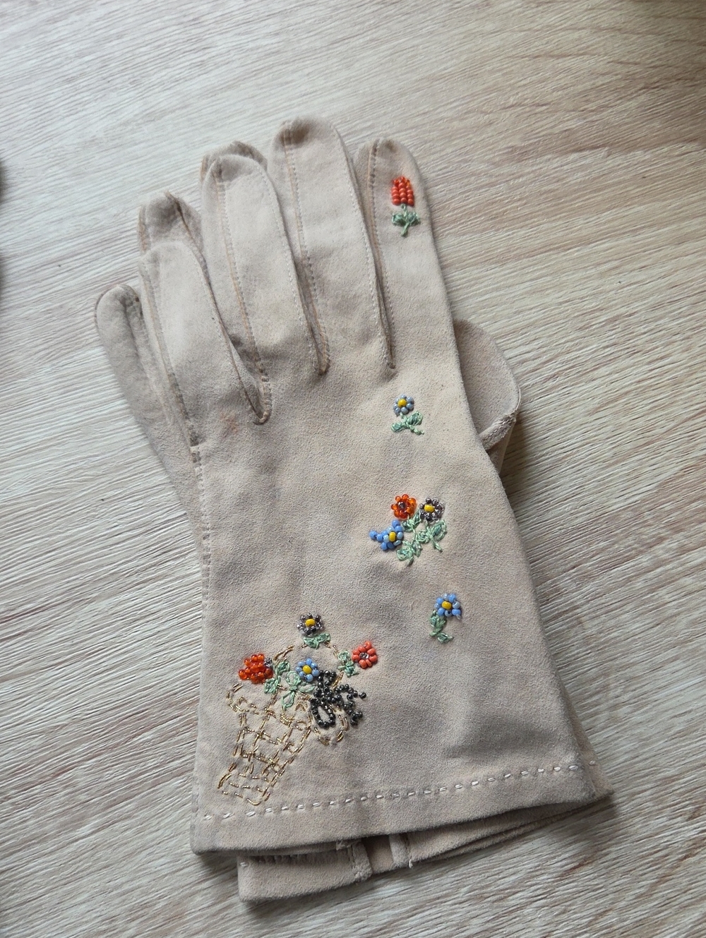 Vintage wrist length kid leather gloves